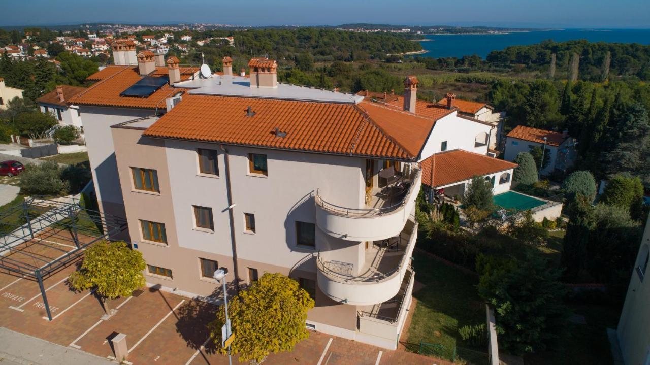 Apartments Oliva Premantura Extérieur photo