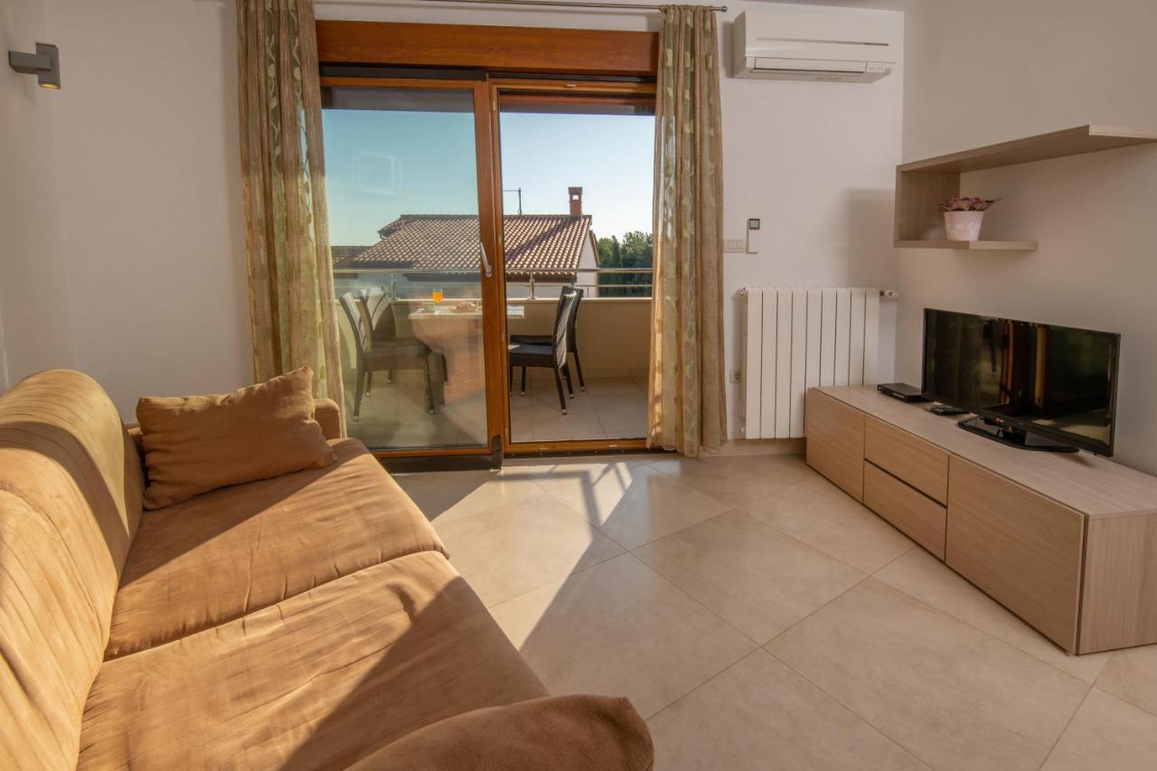 Apartments Oliva Premantura Extérieur photo