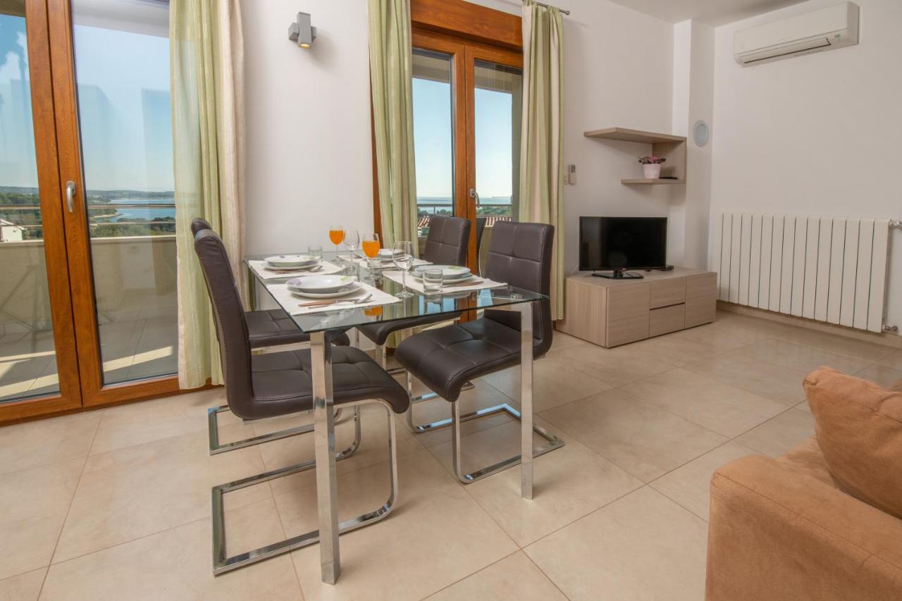Apartments Oliva Premantura Extérieur photo